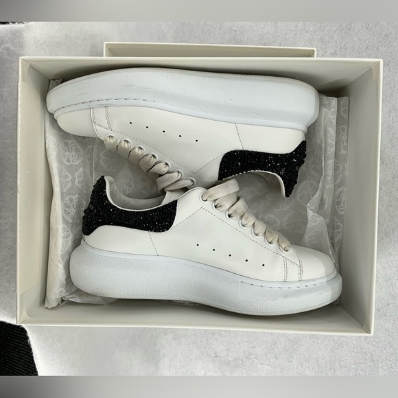 Alexander McQueen Women's Oversized Sneaker in White/Jet Black Crystals 38.5 - Picture 14 of 15